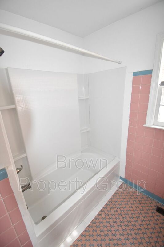 Building Photo - 1813 Catawba St