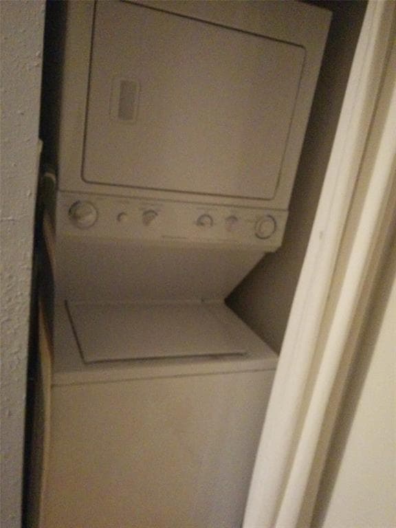 Building Photo - 2708 S 1st St