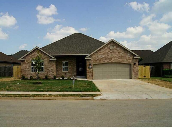 Primary Photo - 1201 Coventry Ln