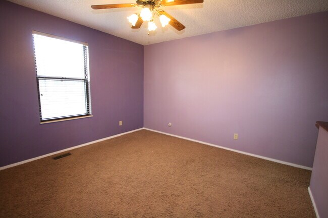 Building Photo - Wonderful 3 bedroom home close to Palmer P...