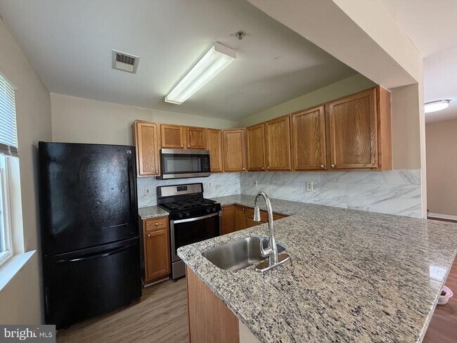 Building Photo - 11824 ETON Dr