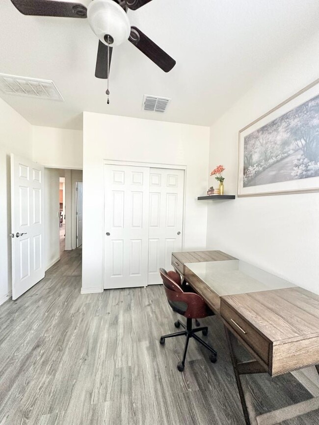 Building Photo - 16492 W Caldwell St