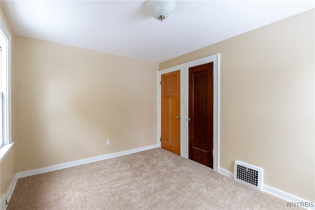 Building Photo - 189 Hamilton Dr