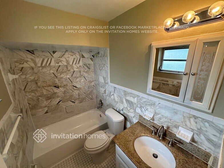 Building Photo - 5430 SW 21st St