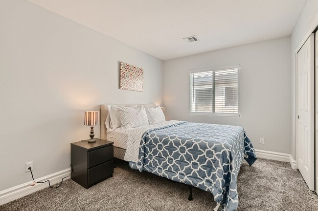 Building Photo - Southwest Home for Rent