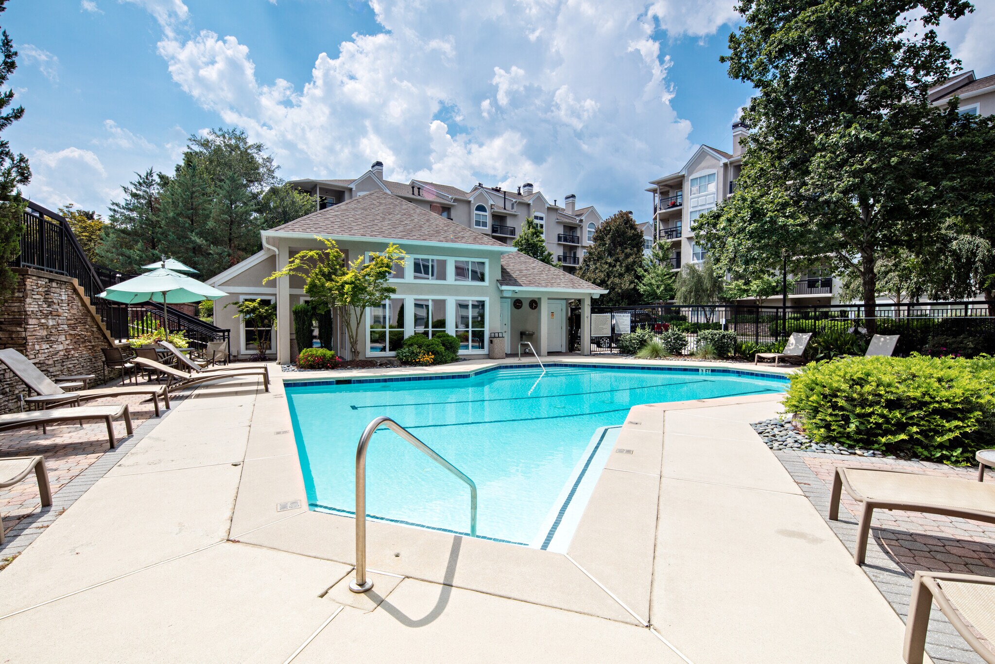 Building Photo - 4248 River Green Dr NW