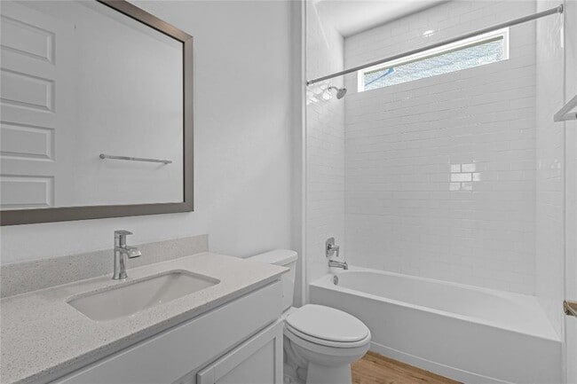 Building Photo - 1925 Ruger Pass