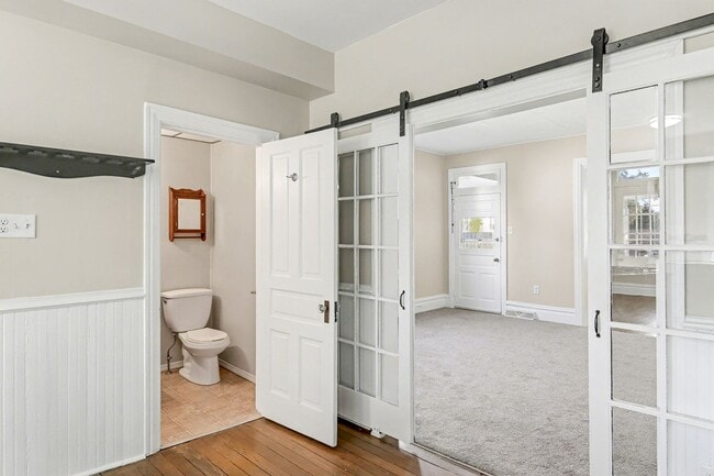 Building Photo - Three bedroom, 1.5 bath duplex