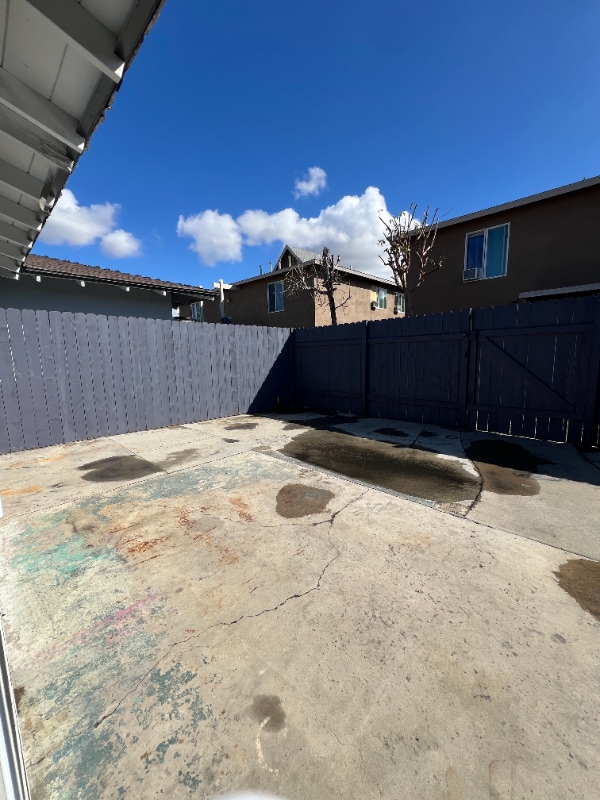 Building Photo - 1430 N Acacia St