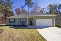 Building Photo - Centric and spacious home! No stairs!