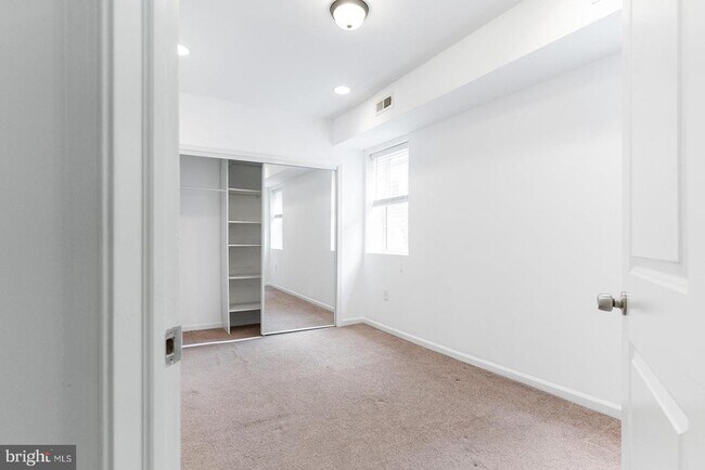 Building Photo - 227 E Girard Ave