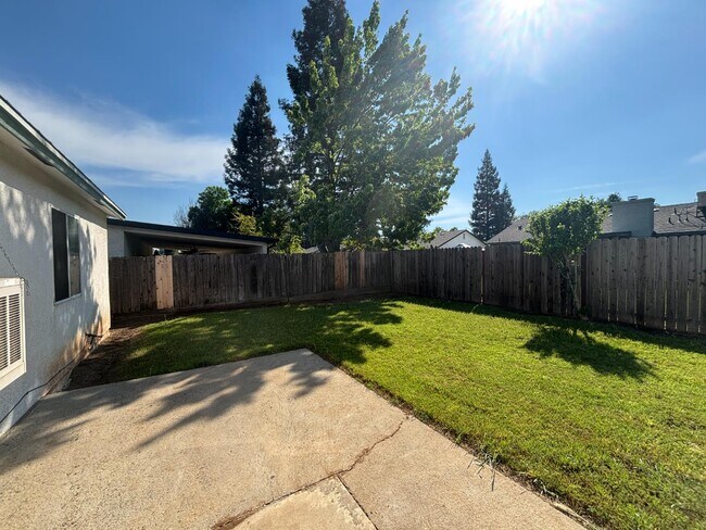 Building Photo - 813 Morton Ave