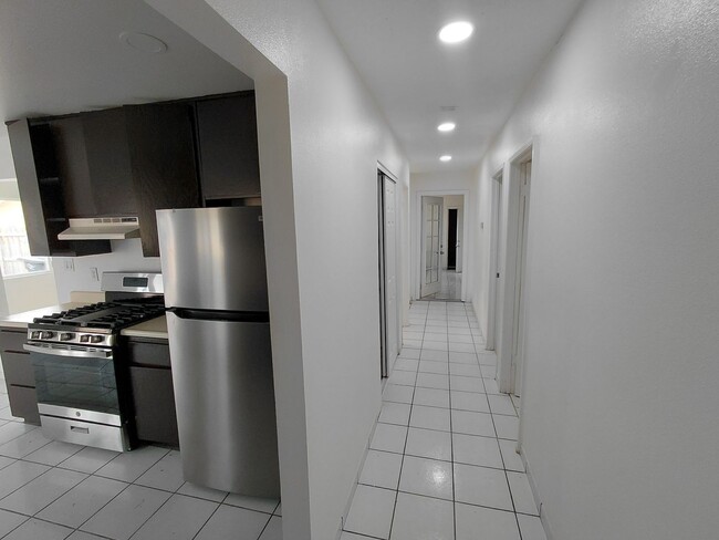 Building Photo - Spacious Home for Rent in Imperial!