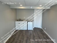 Building Photo - 1137 W Main St