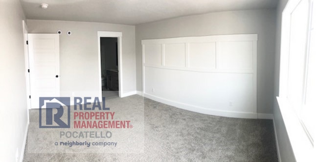 Building Photo - 3 Bedroom 2.5 Bath Townhome - 1 Car Garage