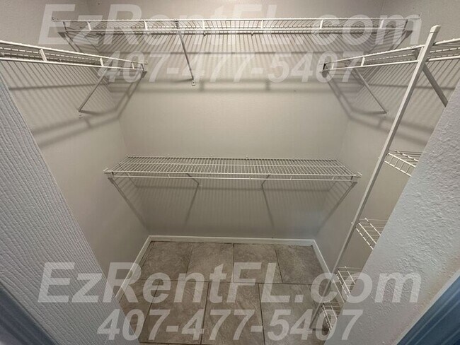 Building Photo - 273 McKay Blvd