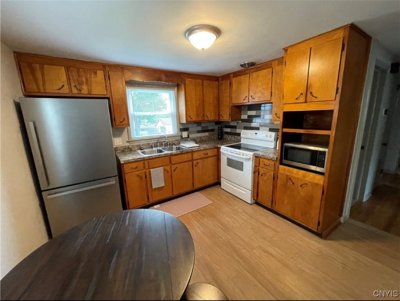 Building Photo - 202 Stafford Ave