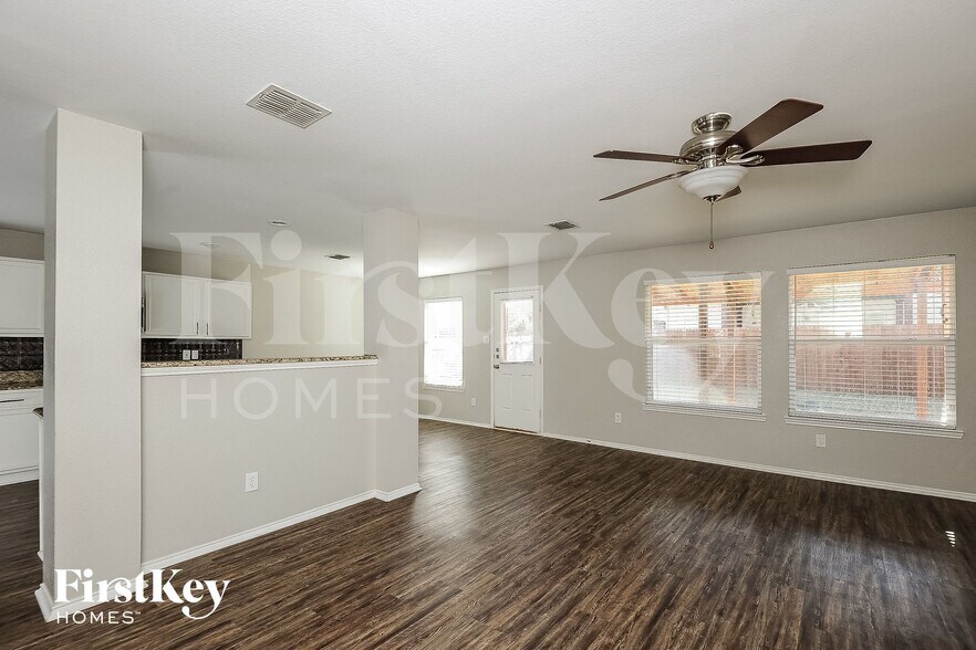 Building Photo - 4516 Mountain Oak St