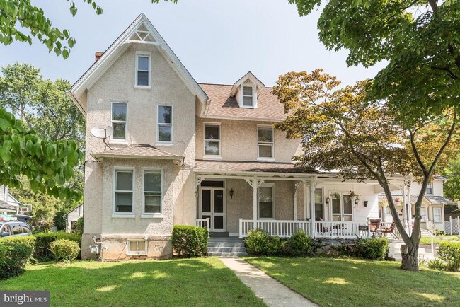 Primary Photo - 37 N Clinton St