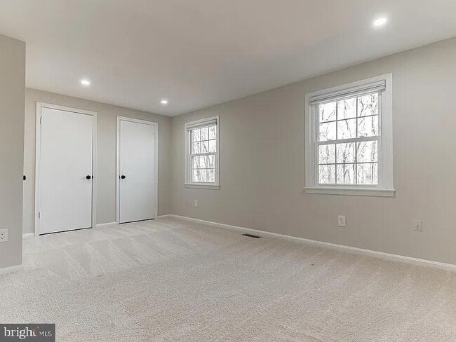 Building Photo - 6542 Birchleigh Way