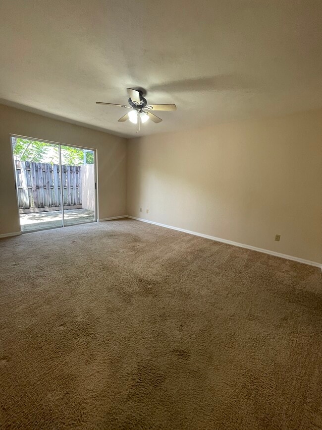Building Photo - 12243 Londonderry Ln