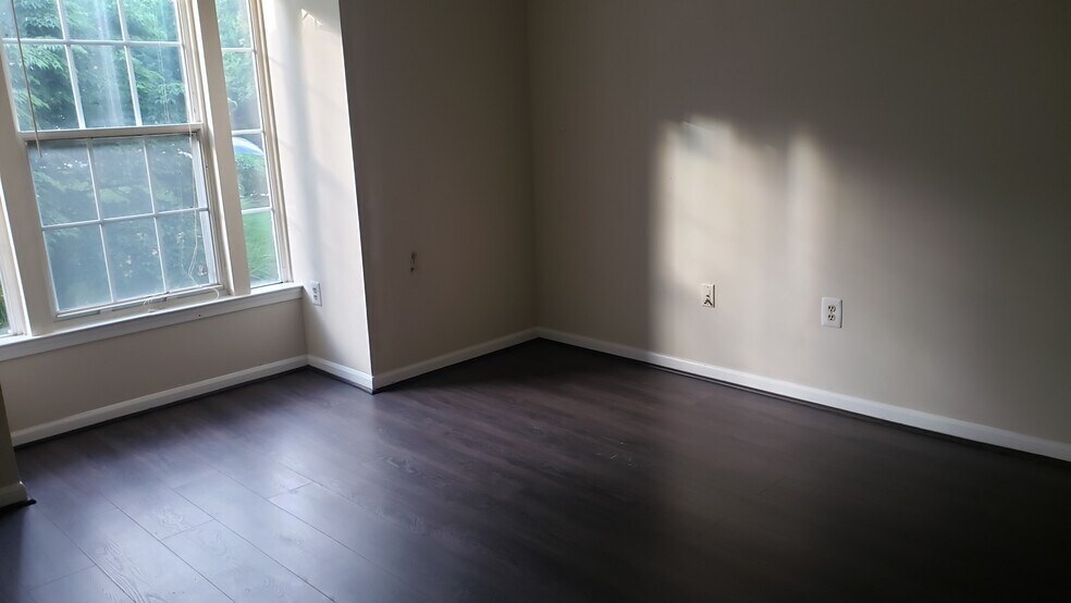 Building Photo - 13107 Briarcliff Ter