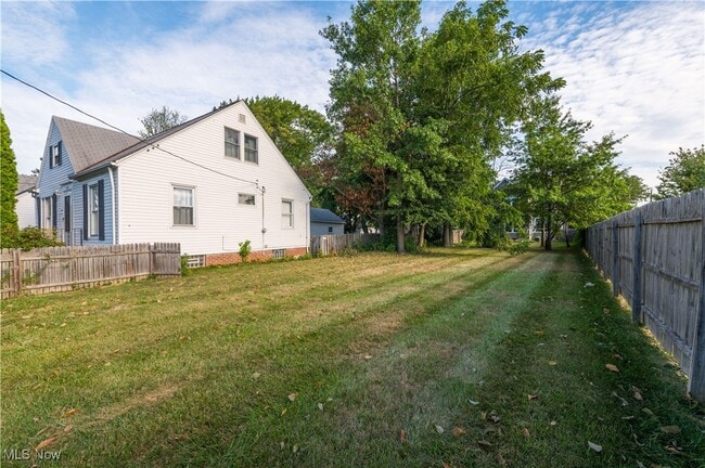Building Photo - 23711 Wolf Rd