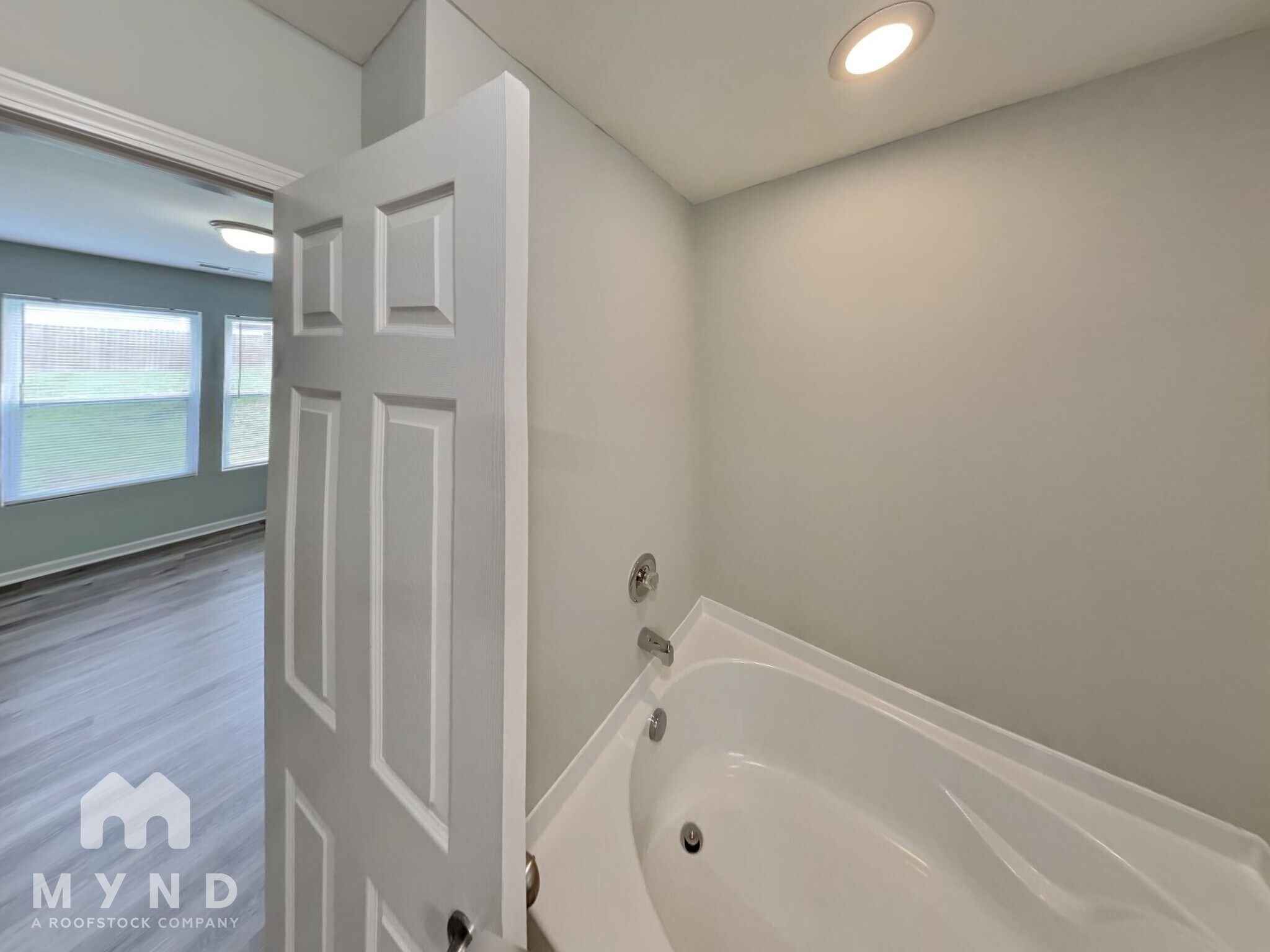 Building Photo - 6108 Fazenda Drive