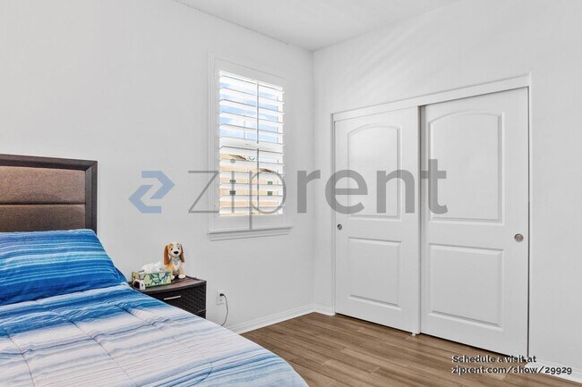 Building Photo - 2409 Via Alicante