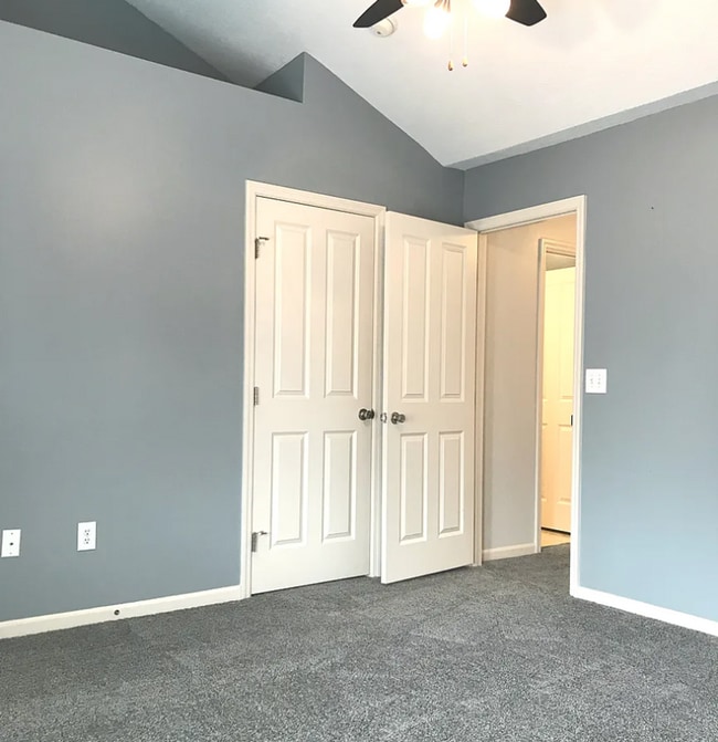 Building Photo - Beautiful end condo in great Powell location!!