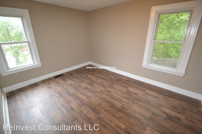 Building Photo - 3 br, 1 bath House - 4300 W Eighth St