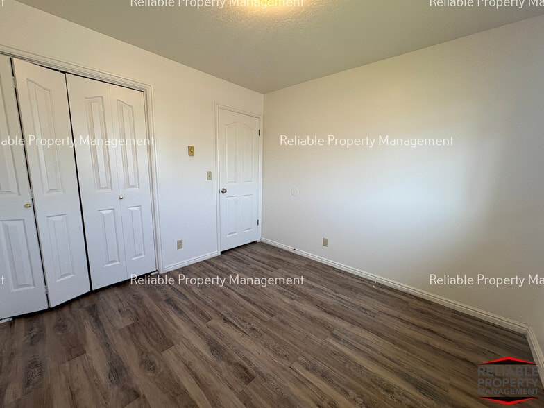 Building Photo - 2122 Meppen Dr