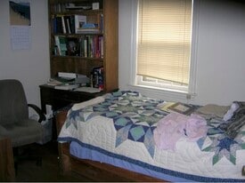 Building Photo - 1205 S Main St