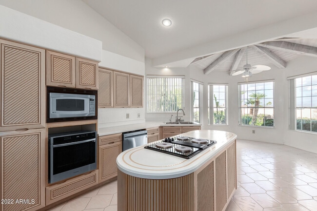 Building Photo - 15848 E Brodiea Dr