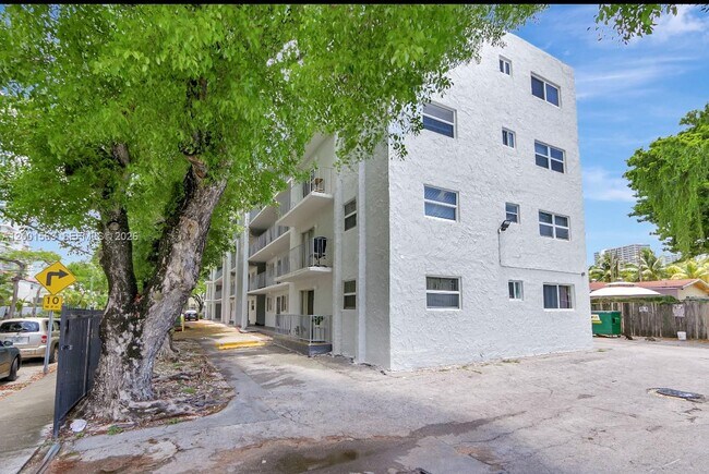 Building Photo - 1111 NW 19th Ave