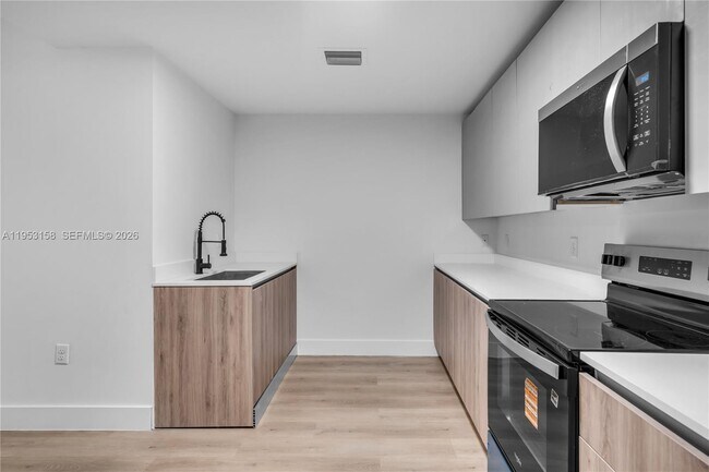 Building Photo - 3728 NW 19th Ave