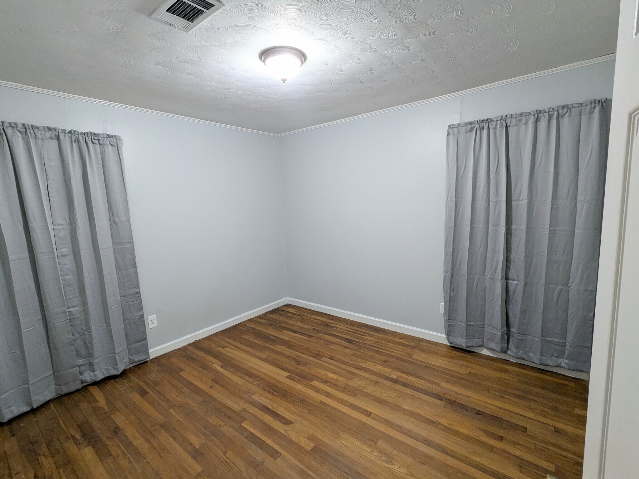 Building Photo - 783 W Cooper St