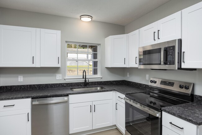 Building Photo - 5350 Slayton Ave