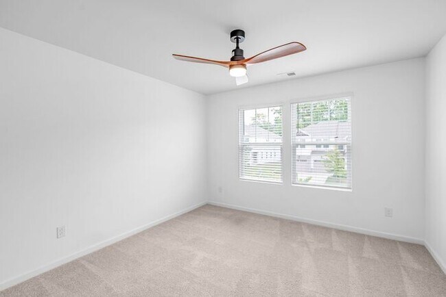Building Photo - Modern Comfort, Effortless Living & Unbeatable Convenience in Northfield Crossing 3BR/2.5BA, 2 Ca...