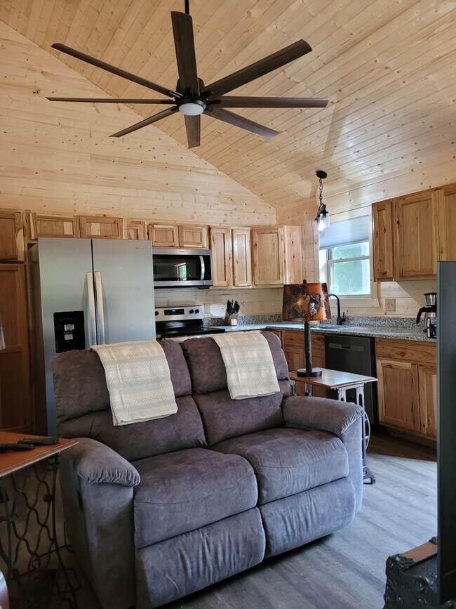 Building Photo - Beautiful Brand New 2bd Cabin in Trade, Tennessee