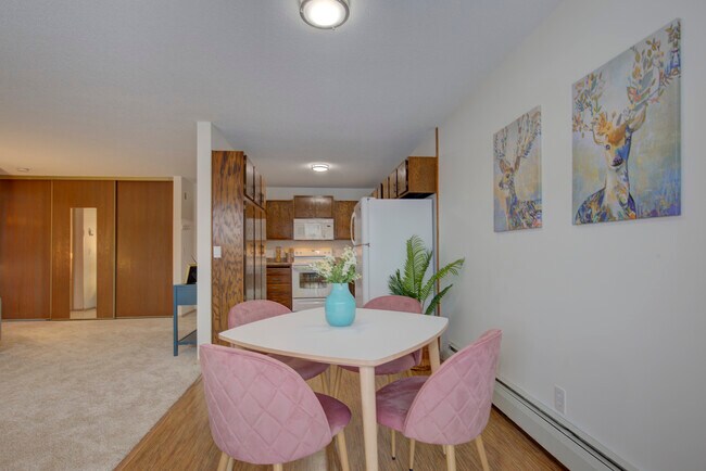 Building Photo - 4350 Trenton Ln N