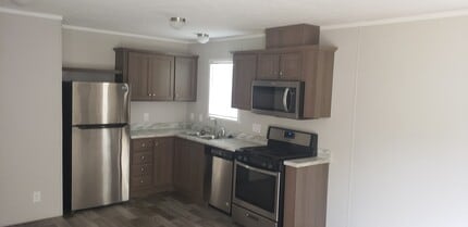 Building Photo - 2332 Catalpa St