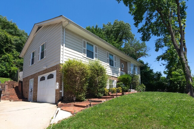 Building Photo - 3810 Nicholson St