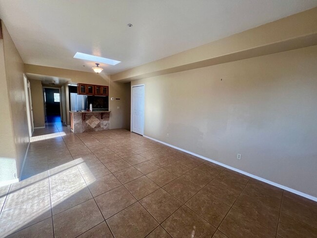 Building Photo - Unfurnished, 1-year long-term rental