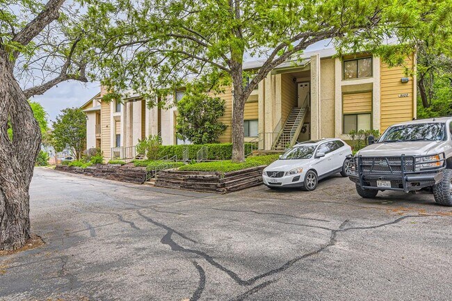 Primary Photo - 9100 Mountain Ridge Dr