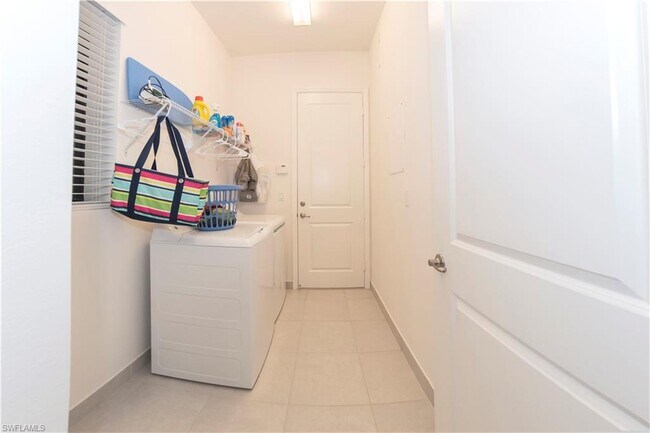 Building Photo - 4405 Aurora St