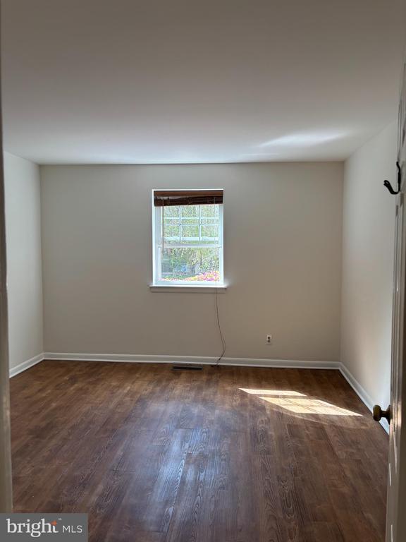 Building Photo - 338 Drummers Ln
