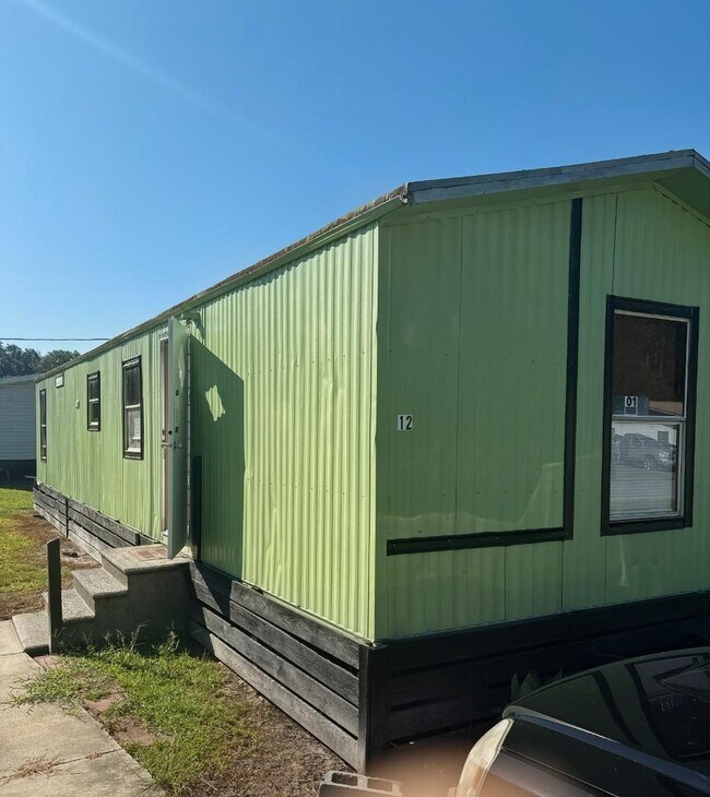Building Photo - 11 Stewart Pines Loop NE