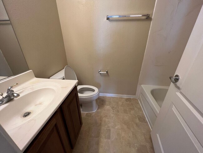 Building Photo - OVER 4000 SQ. FT. EXECUTIVE HOME IN GATED ...
