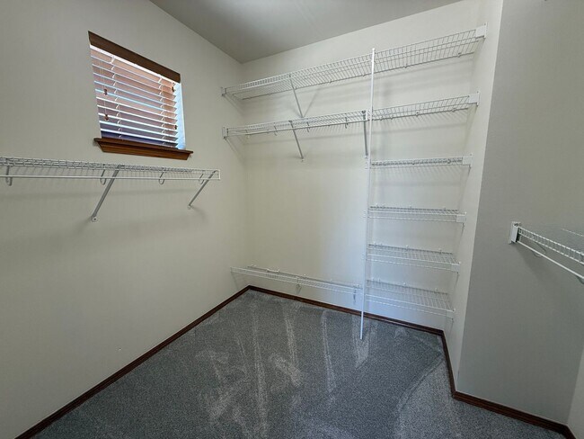 Building Photo - 1838 Bobs Hollow Ln